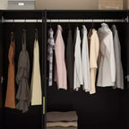 Armoire 4 portes avec miroir, 2 tiroirs et tringles de suspension - Blanc